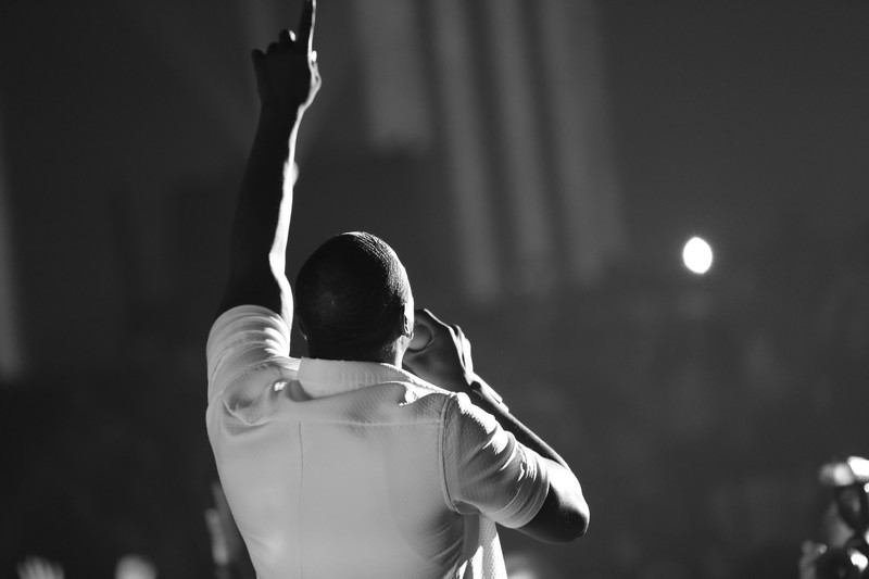 The WHITE Experience Feat. AKON Part 1